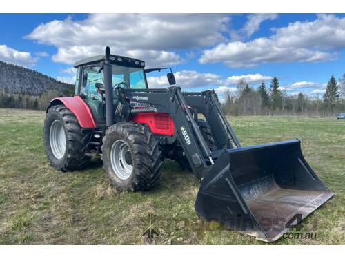 caption 2006 Massey Ferguson 6480 Dyna-6 with loader
