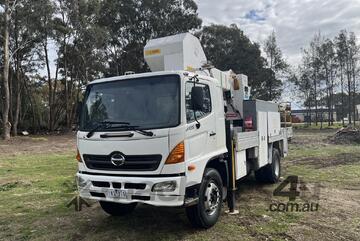 Hino 2006   Tower Truck - VIC