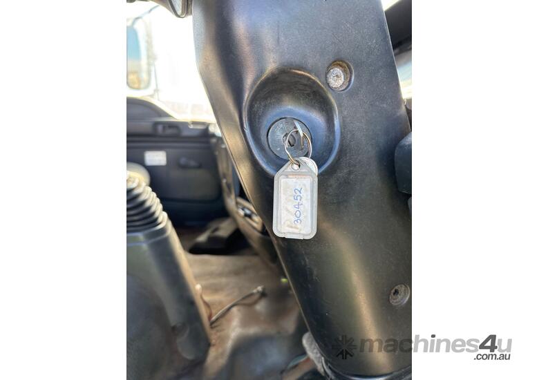 caption 1998 Isuzu FTR800 Pantech