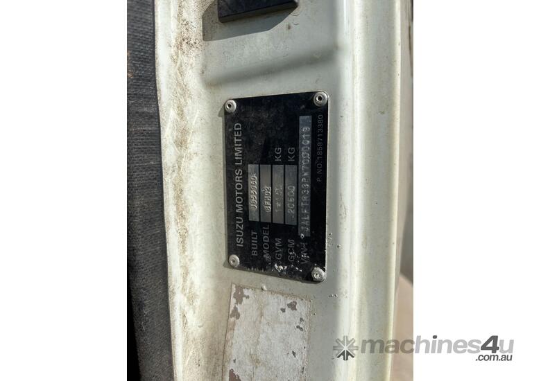caption 1998 Isuzu FTR800 Pantech
