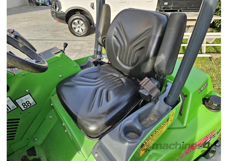 2022 Used Avant 423 Loader