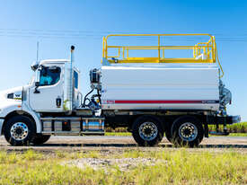 Western Star 4700 Water truck Truck - picture2' - Click to enlarge