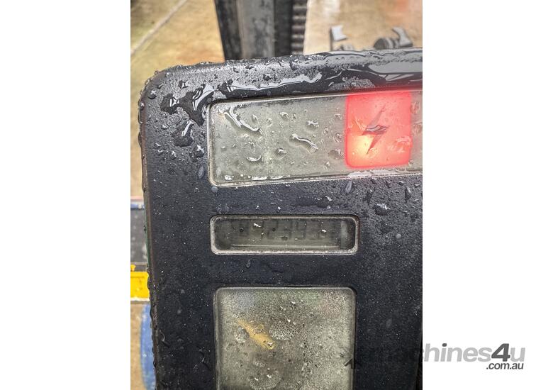 caption Container Mast 2 Ton Hyster Forklift under $6k