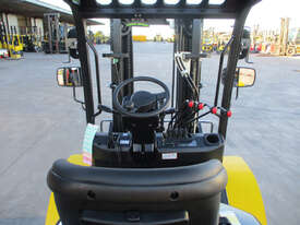 Liftsmart LS-RT25-35 Rough Terrain Forklifts - picture2' - Click to enlarge