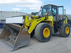 Komatsu WA380-5 - picture1' - Click to enlarge