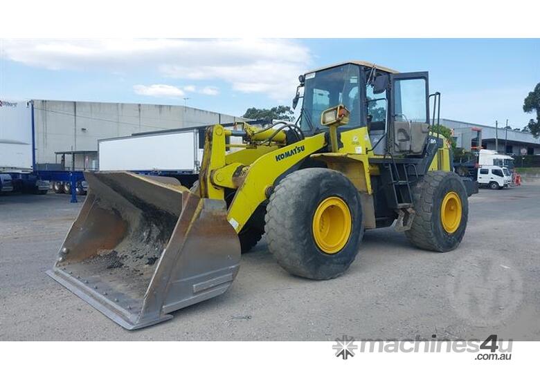 caption Komatsu WA380-5