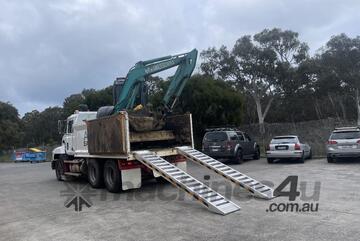 3.3m 3Tonne Heavy Duty Rubber Tyre,Rubber Track Machinery Loading Ramps