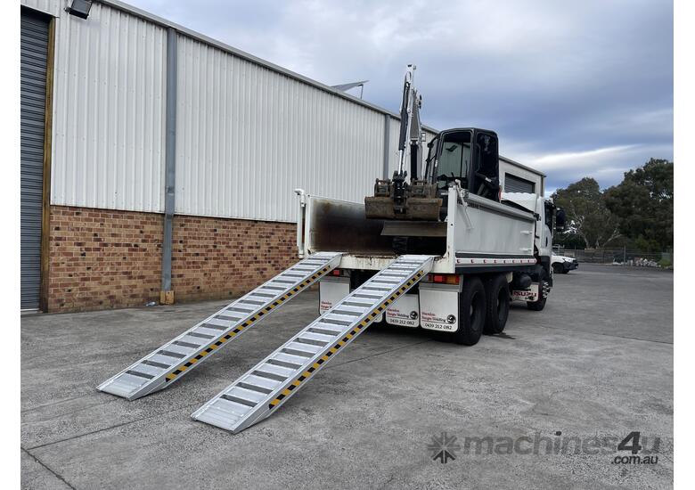 3.9m - 8 Tonne  Heavy Duty Rubber Track, Rubber Tyre Machinery Loading Ramps