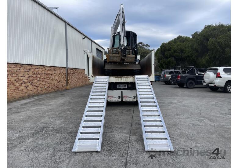 3.9m - 8 Tonne  Heavy Duty Rubber Track, Rubber Tyre Machinery Loading Ramps