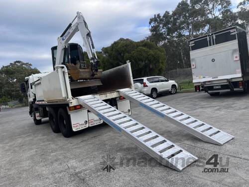3.9m - 8 Tonne  Heavy Duty Rubber Track, Rubber Tyre Machinery Loading Ramps