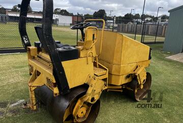 Caterpillar CAT CB-224C Roller Caterpillar CAT CB-224C Roller