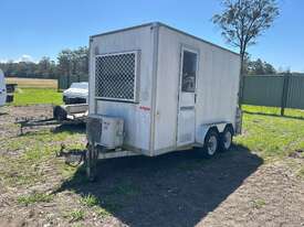 2008 Wuxi Rainbow Special Vehicle CO. Tandem Axle Enclosed Trailer - picture0' - Click to enlarge