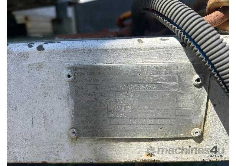 2008 Wuxi Rainbow Special Vehicle CO. Tandem Axle Enclosed Trailer