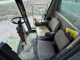 Combine Harvester & Front - picture1' - Click to enlarge