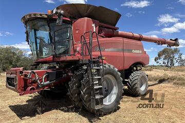 2015 CASE IH 8240 WITH MACDON FRONT