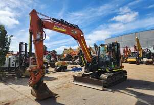 2022 HITACHI ZX85USB-5 8.5T EXCAVATOR (M828) WITH HITCH, BUCKETS, CIVIL SPEC AND 1360 HOURS