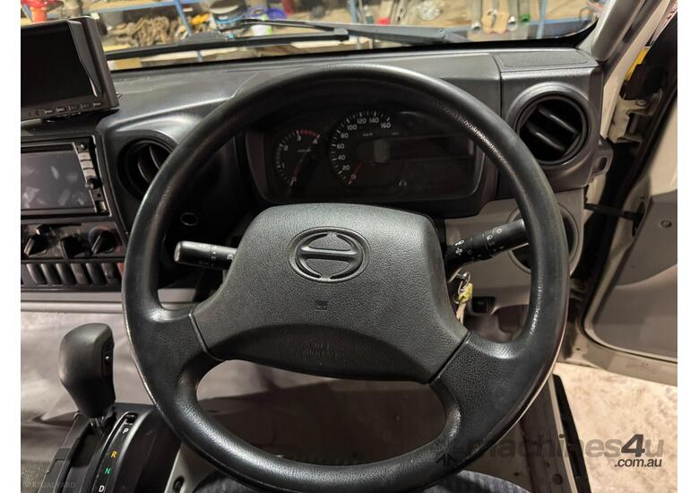 2015 Hino 300 616 Pantech Truck