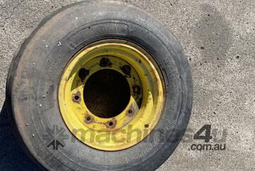 Bkt 12.5L-16 tractor tyres