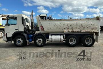 Volvo 2004   FM Tipper
