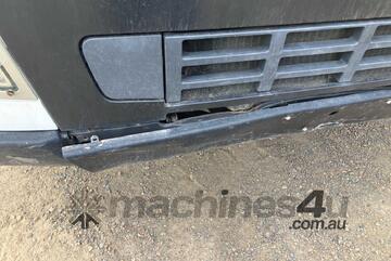 Volvo 2005   FM 420 Cab Chassis