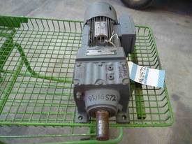 SEW EURODRIVE REDUCTION BOX MOTOR/ 22RPM - picture0' - Click to enlarge