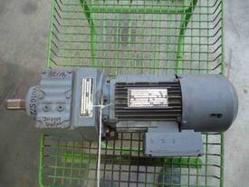 SEW EURODRIVE REDUCTION BOX MOTOR/ 22RPM - picture1' - Click to enlarge