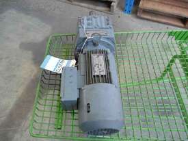 SEW EURODRIVE REDUCTION BOX MOTOR/ 22RPM - picture1' - Click to enlarge