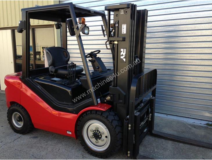 caption Royal 3 Tonne Container Forklift