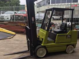 Clark 2.5 tonne space saver forklift - picture1' - Click to enlarge