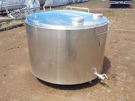 STAINLESS STEEL TANK, MILK VAT 1100 LT - picture0' - Click to enlarge