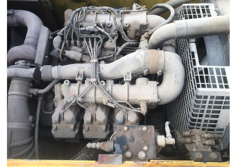 caption 2001 Bomag 671 Landfill Compactor