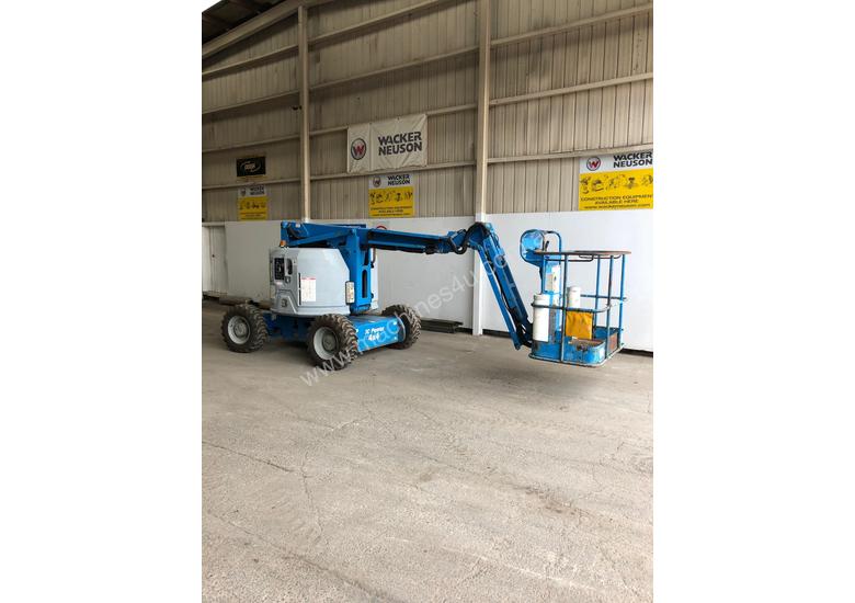caption GENIE Z34/22 KNUCKE BOOM