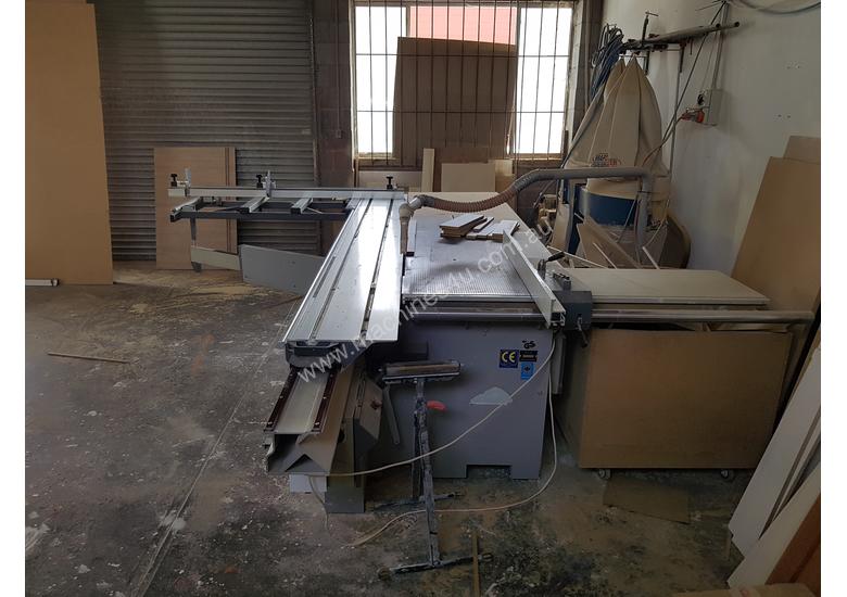 caption Panel saw in excellent working order