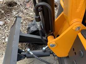 2019 UHI MACHINERY MINI EXCAVATOR UME10 950KG WITH 6 BUCKETS - picture2' - Click to enlarge