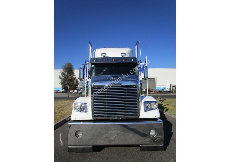 caption Freightliner Coronado Primemover Truck