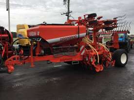 Gaspardo GIGANTE 400 Air Seeder Complete Single Brand Seeding/Planting Equip - picture0' - Click to enlarge