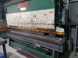 Hydraulic Press Brake - picture0' - Click to enlarge