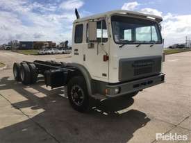 1990 International Acco 2250D - picture0' - Click to enlarge