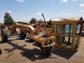 1980 Caterpillar 120G Grader *DISMANTLING* - picture2' - Click to enlarge