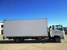 Mitsubishi Fighter 1024 Pantech Truck - picture2' - Click to enlarge