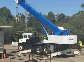 1981 P&H T250 HYDRAULIC TRUCK CRANE - picture0' - Click to enlarge