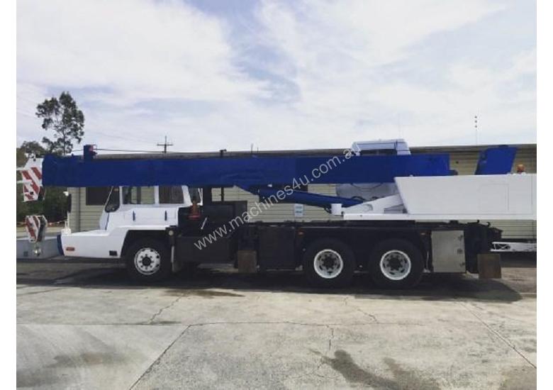 caption 1981 P&H T250 HYDRAULIC TRUCK CRANE