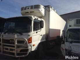 2005 Hino GH1J - picture2' - Click to enlarge
