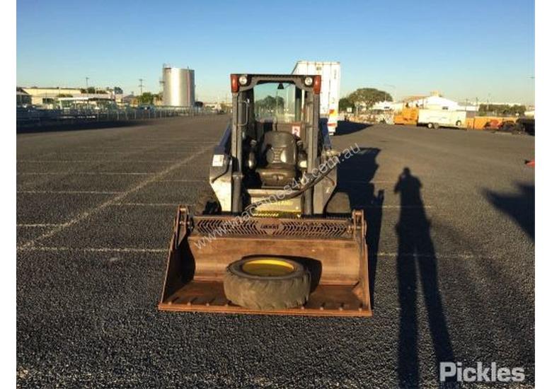 caption 2014 New Holland L218