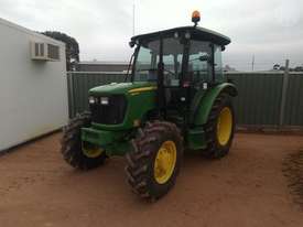 John Deere 5065e - picture1' - Click to enlarge