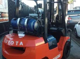 TOYOTA 7FG25 2.5 Ton FORKLIFT 6000mm Lift *EOFYS* Only $15,000+GST NEW Paint - picture1' - Click to enlarge