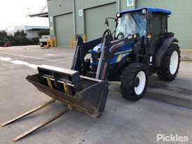 New Holland T4050F - picture2' - Click to enlarge