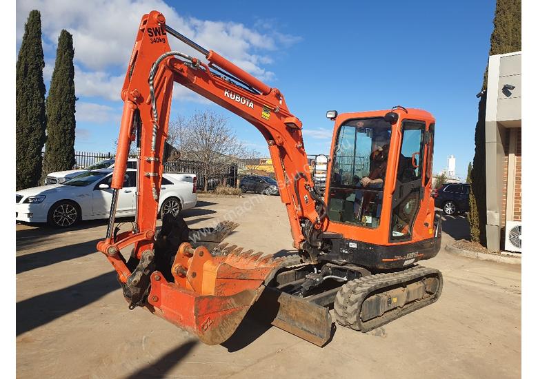 caption 2018 KUBOTA KX91-3 EXCAVATOR WITH FULL A/C CABIN, 170 HOURS