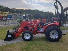 Brand new 30 Hp tractor with 4 in 1 loader - picture2' - Click to enlarge