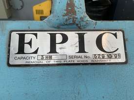 Arriving this week - Epic Hydraulic Straight Blade Folder. - picture0' - Click to enlarge